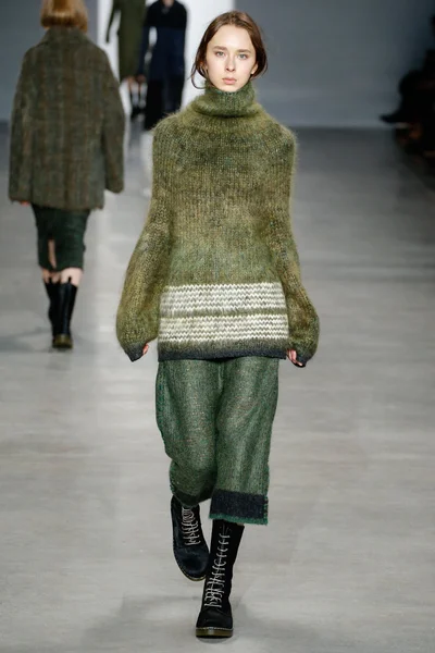 Look 25